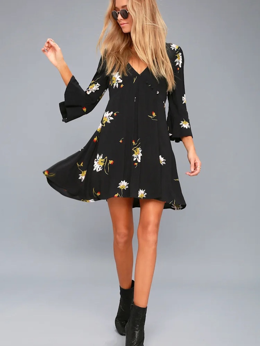 Free People Time On My Side
Black Floral A-Line Dress with Bell Sleeves Size S